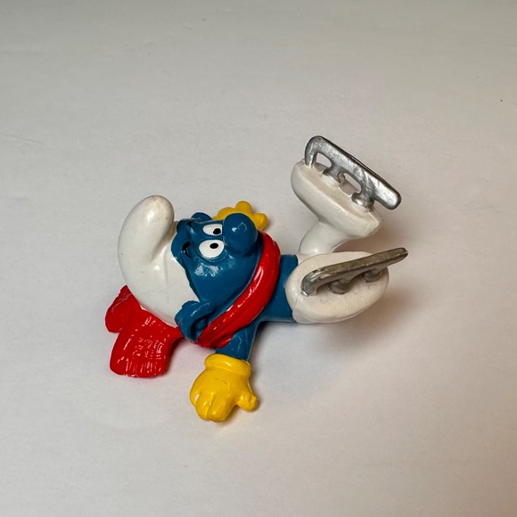 Vintage Smurf Ice Skater Figure ⛸️ | Bully Germany | Metal Skates | Classic Peyo - Picture 5 of 7